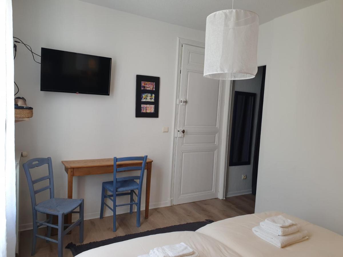 Chambres d'Hôtes et Gîtes- L'Abri sous Roche Tautavel Exterior foto