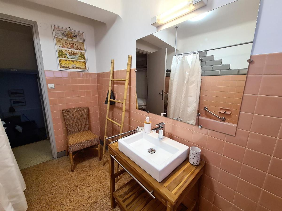 Chambres d'Hôtes et Gîtes- L'Abri sous Roche Tautavel Exterior foto